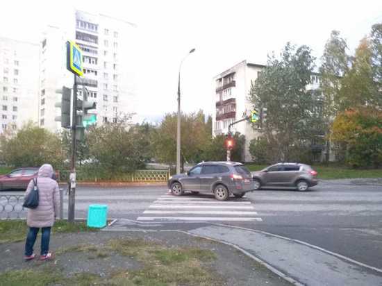 В Екатеринбурге сбили ребенка, который шел с мамой на зеленый сигнал