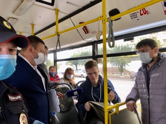 Красноярских пассажиров проверяют на ношение масок — нарушителей штрафуют