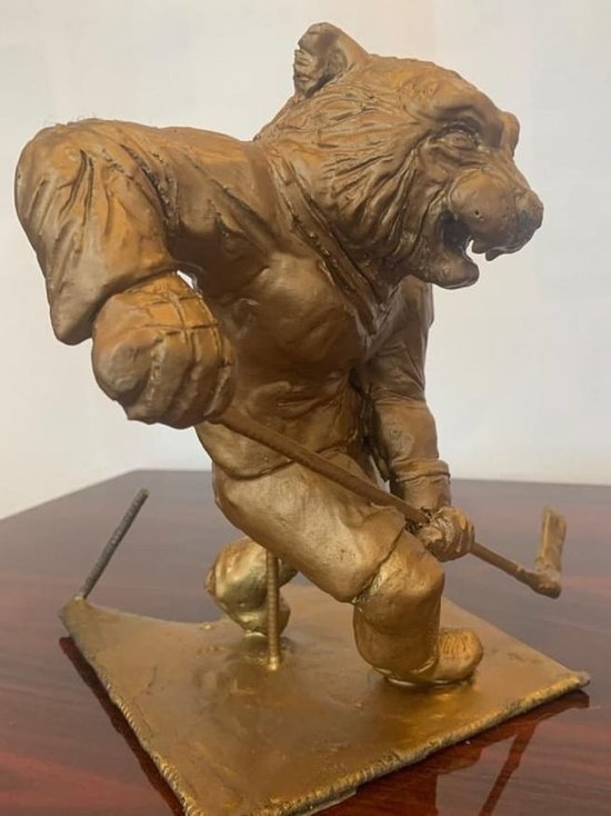 Тигр с клюшкой может появиться в Хабаровске