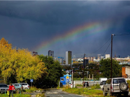 Огромная радуга раскинулась в небе над Новосибирском