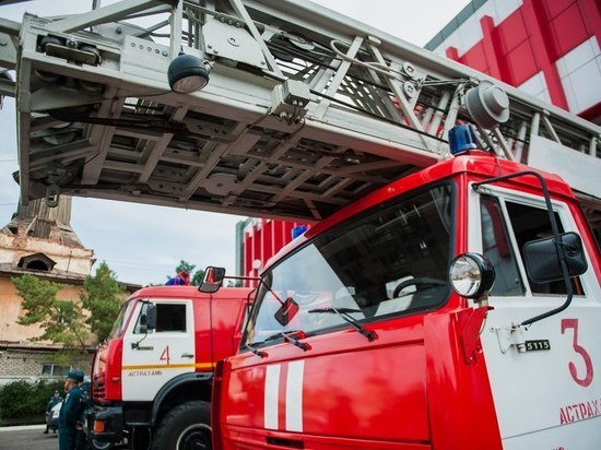В Астрахани из огня спасли четырех человек