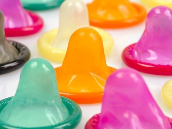 Более 300 кг использованных презервативов продавали во Вьетнаме как новые
