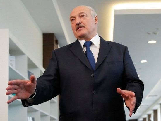 Лукашенко вводит двухнедельный карантин для приезжающих с Запада