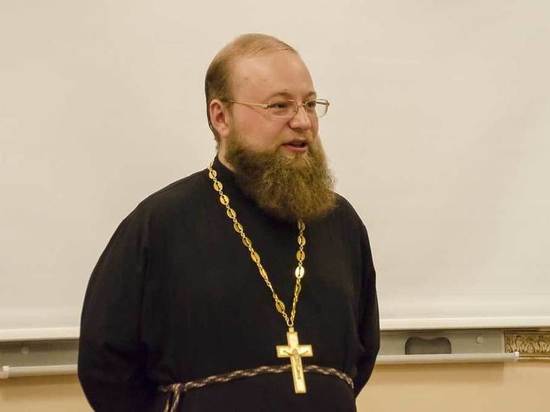 Кировский иерей научил священников со всей России жестовому языку