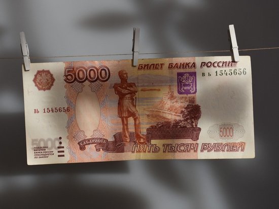 Получающих менее 20 тыс рублей предложат избавить от НДФЛ