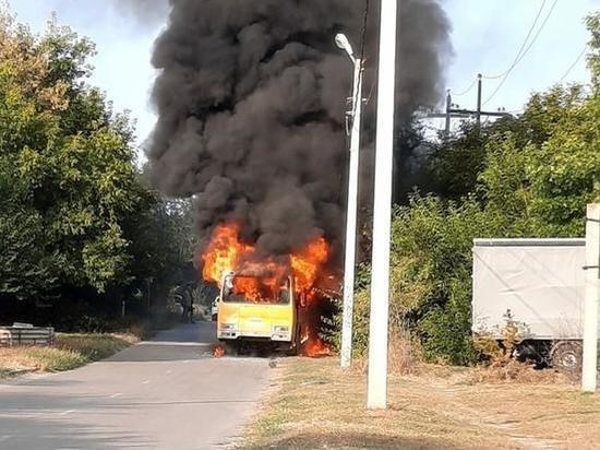 По факту возгорания школьного автобуса в Донецке прокуратурой Ростовской области организована проверка