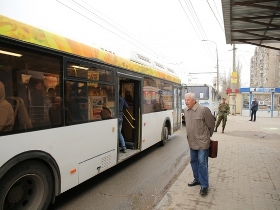 Под Волгоградом столкнулись два автобуса, пострадали люди