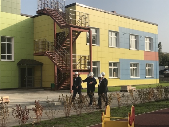 Юрий Тимонин проинспектировал ход работ по строительству детского сада в тульском поселке Северный
