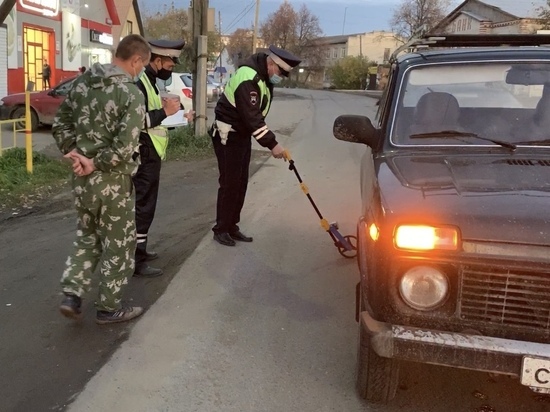 В Тугулыме автомобиль на несколько метров отбросил перебегавшего дорогу ребенка