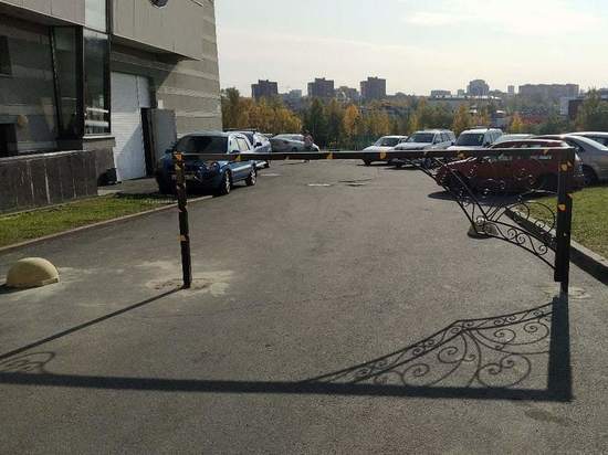 Возле театра кукол в Петрозаводске запретили парковаться
