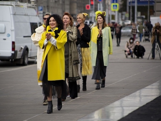 В Новосибирске прошло уличное модное дефиле Ольги Бузыцкой