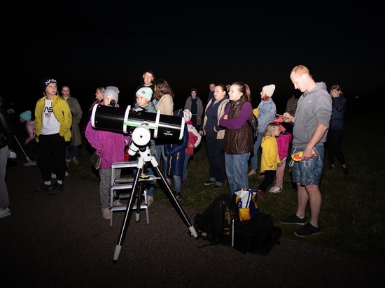 Более 300 псковичей захотели посмотреть на звезду Альтаир и планету Юпитер