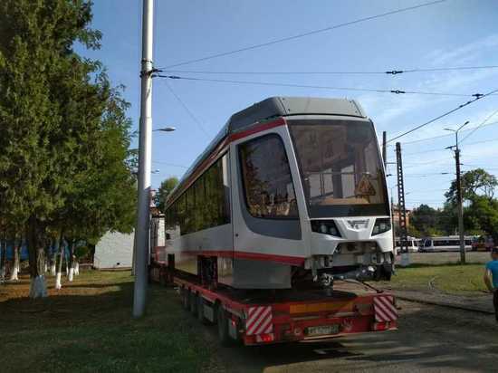 В Краснодар прибыл еще один новый трамвай из Усть-Катава