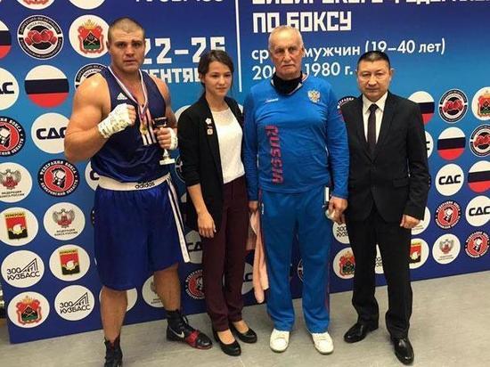 Боксёры из Хакасии привезли золотую и бронзовую медали с чемпионата СФО