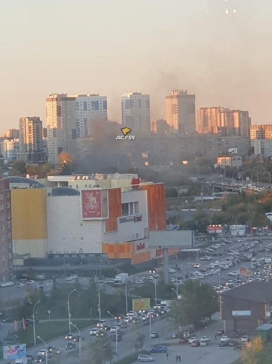 Крупный пожар на Ипподромской магистрали в Новосибирске