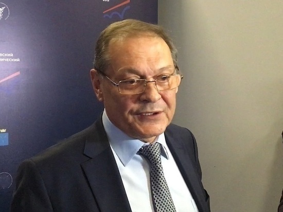Председатель саратовского правительства Стрелюхин опроверг информацию о заболевании коронавирусом