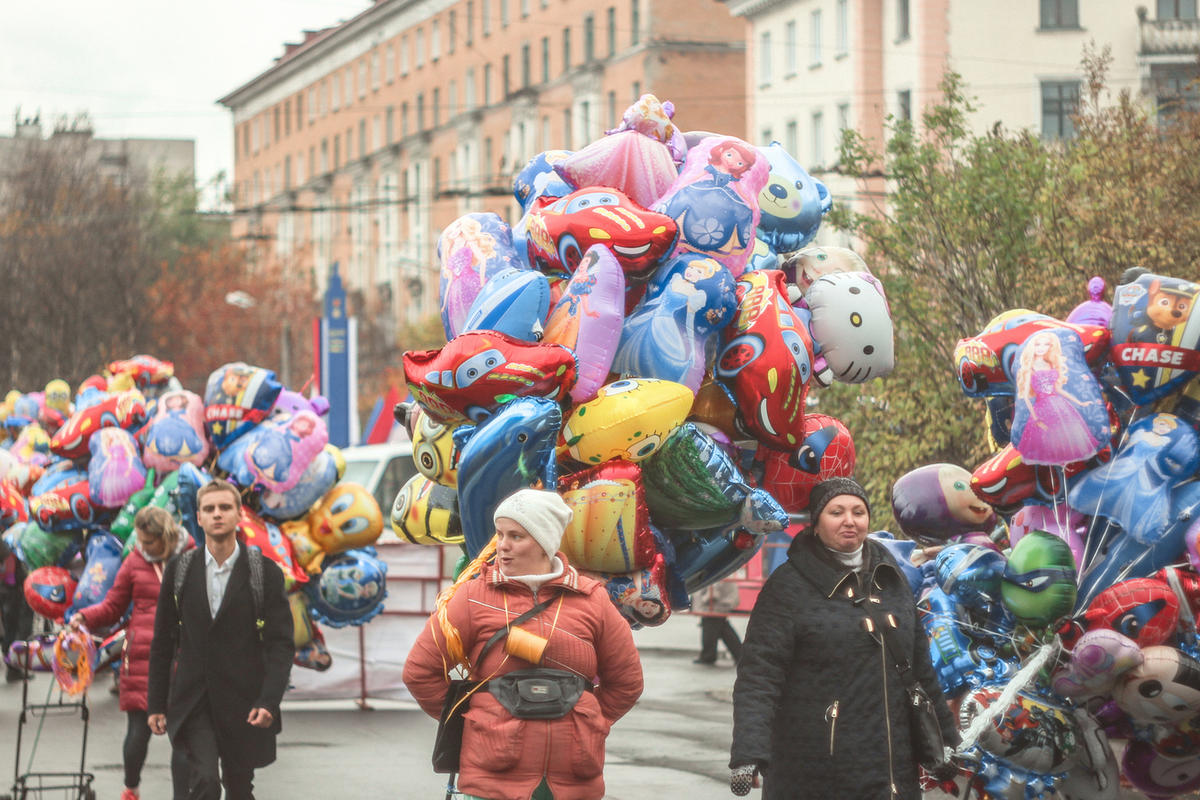 Какой сегодня праздник в мурманске. Мурманск люди. Мурманск город люди. Мероприятия в городе Мурманск. Мурманск 2018.