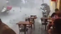 Ливень с гигантским градом накрыл Стамбул: видео