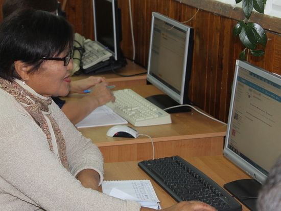 В Якутии проводятся компьютерные курсы для старшего поколения