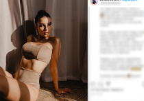 Российская стюардесса Алена Глухова выложила в Instagram серию откровенных снимков, чем привела в полный восторг своих подписчиков