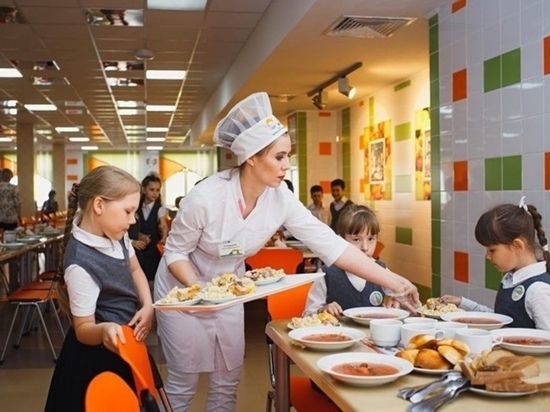 В Иванове 850 учеников из малообеспеченных семей получают бесплатное питание