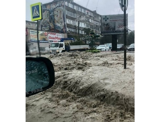 Страшный ливень затопил Новороссийск, в городе включили сирены