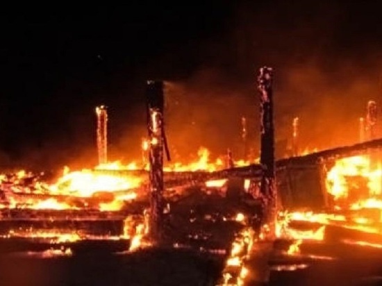 Огонь в калмыцком поселке сжег шесть построек