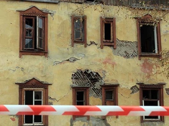 Аварийный дом в Тверской области восемь лет не включали в программу переселения