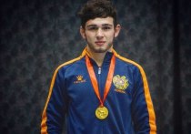 20-летний армянский борец вольного стиля, победитель чемпионата Европы 2019 года, бронзовый призер молодежного чемпионата мира Арсен Арутюнян отправился добровольцем в зону боевых действий в Нагорный Карабах