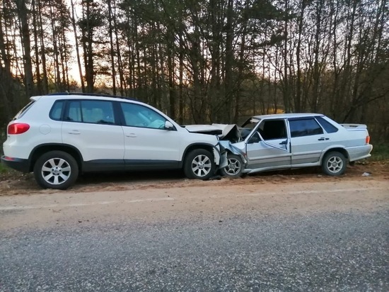 В Тверской области лоб в лоб столкнулись два автомобиля, есть пострадавшие