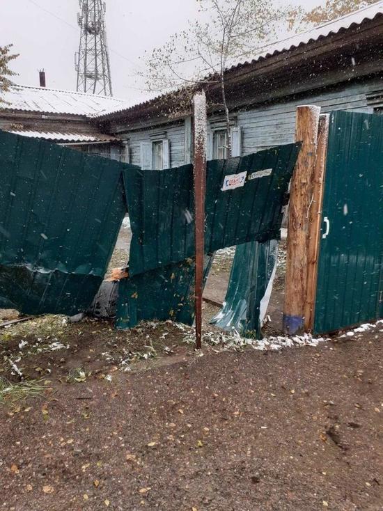 Водитель иномарки протаранил детсад в Чите