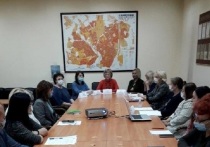 Индивидуальные предприниматели встретились в серпуховском бизнес-инкубаторе с представителями администрации и различных служб города.