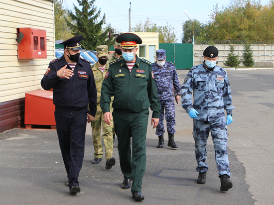 Командующий Центральным округом войск нацгвардии России посетил Курск