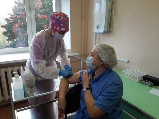  В Карелии проведена первая вакцинация против коронавируса