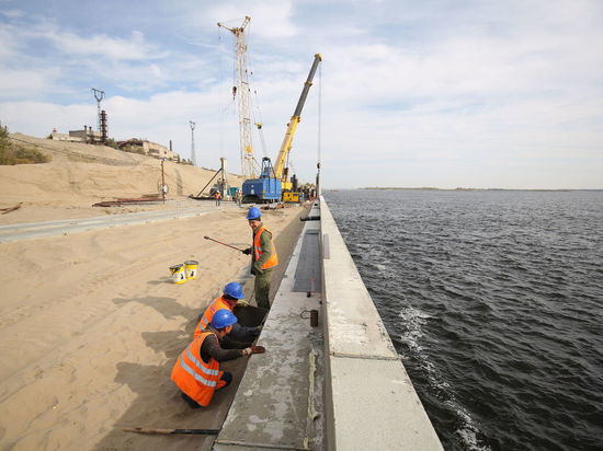 В центре Волгограда до конца года завершат работы по берегоукреплению