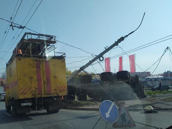 Из-за перевернувшейся бетономешалки в Ижевске временно не ходили троллейбусы