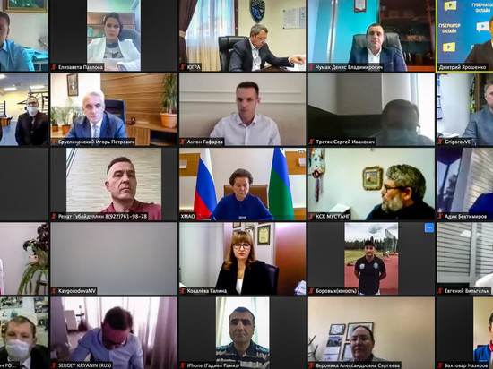 Наталья Комарова обсудила с югорчанами развитие спорта в регионе