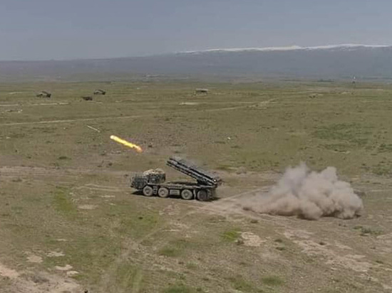 ВС Карабаха уничтожили азербайджанский военный аэродром в Гяндже