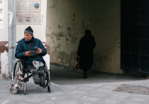 Сотни бездомных инвалидов могут вскоре хлынуть на улицы Москвы – об этом предупреждают в крупнейшей в столичном регионе сети приютов, последние 9 лет предоставлявшей крышу попавшим в трудную жизненную ситуацию людям