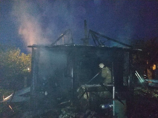 В Хакасии сгорел жилой дом: спасали хозяина