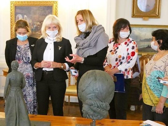Серпуховичи выбрали эскиз будущего памятника А.В. Мараевой