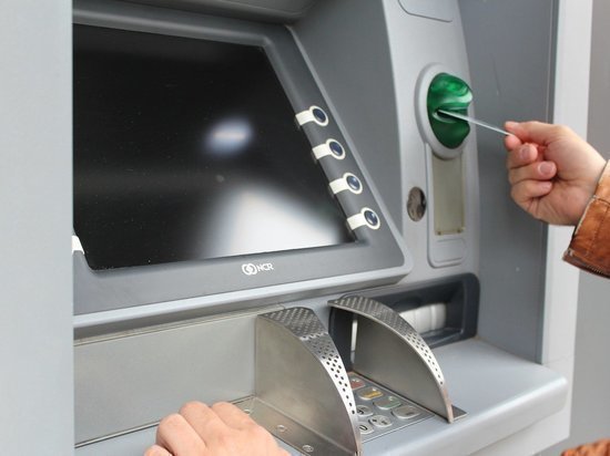 Жители Нового Уренгоя пришли к банкоматам и отправили мошенникам 640 тыс.