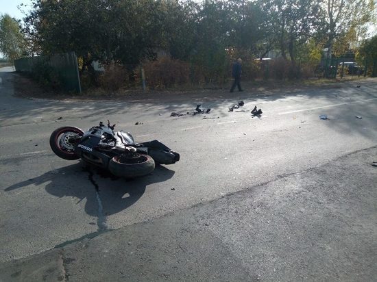 Рязанец на мотоцикле врезался в грузовик