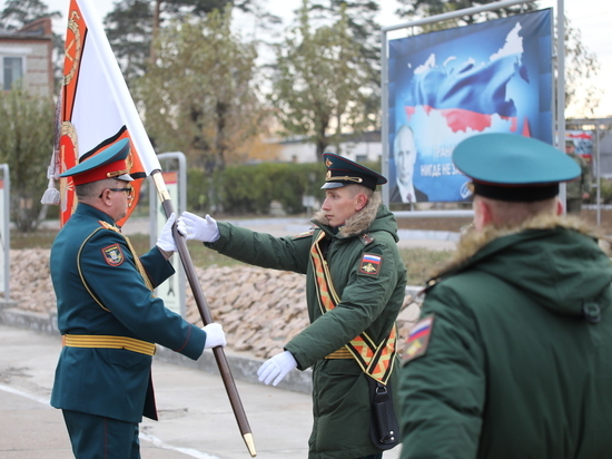 Воинские части Бурятии получили боевые знамена нового образца