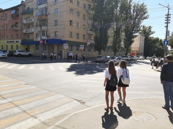 Саратовские школы остаются на очном режиме обучения, кинотеатры и рестораны могут закрыть