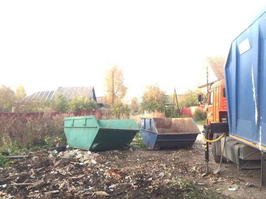 Засыпанную мусором улицу в Тверской области расчистил региональный оператор