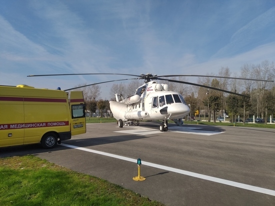 На вертолете из Бежецка в Тверь срочно эвакуировали женщину