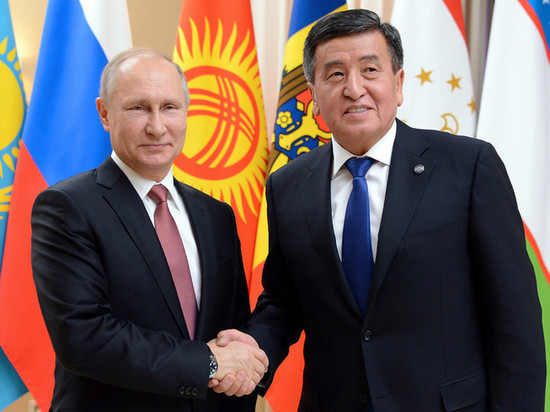 Пока Кыргызстан грабят мародеры президент Жээнбеков поздравляет Путина