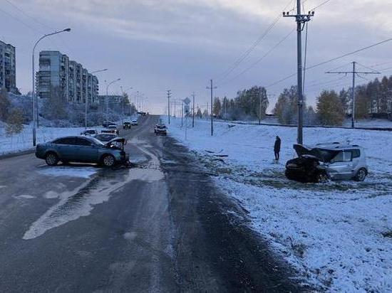 Восьмилетняя девочка пострадала при лобовом столкновении автомобилей в Кузбассе