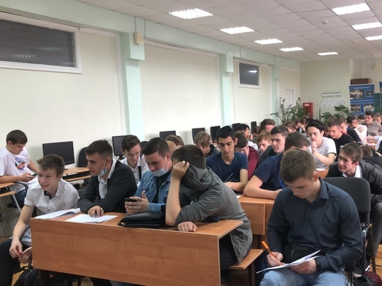 В Ставропольском филиале РАНХиГС студентов техникумов учат предпринимательству